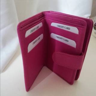 Fuchsia leather wallet